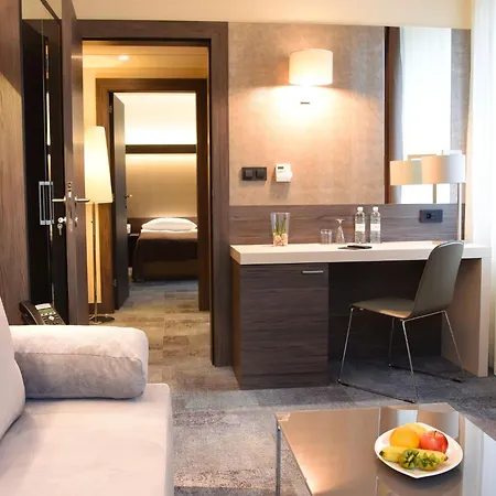 Hotel Paka