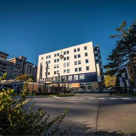 Hotel Paka
