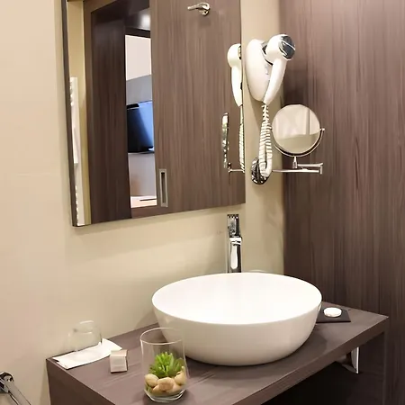 Hotel Paka 4*
