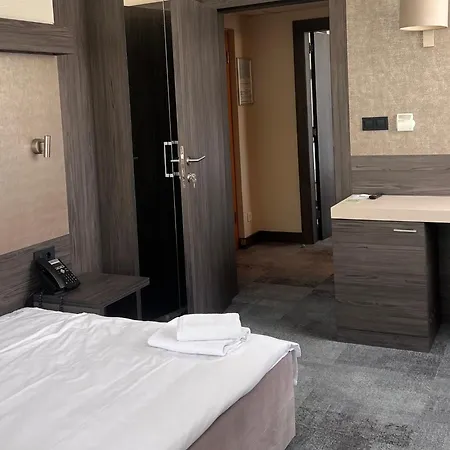 Hotel Paka 4*
