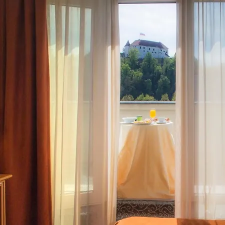 Paka Hotell Velenje